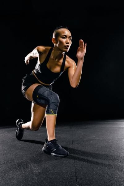 medi Genumedi Emotion 3.0 sportliche Kniebandage mit Silikon Quarz Pelotte