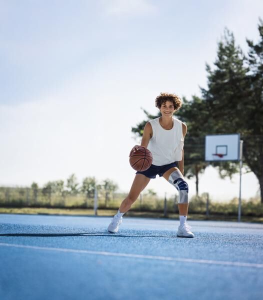 BAUERFEIND GenuTrain P3 stabilisierende Kniebandage bei Beschwerden der Kniescheibe