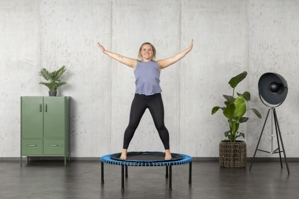 bellicon Trampolin Klassik mit Klappbeinen, 100 cm für Basisübungen, starke Seilringstärke