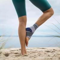 Vorschau: BAUERFEIND MalleoTrain Plus Sprunggelenkbandage für mehr Stabilität und Entlastung im Alltag