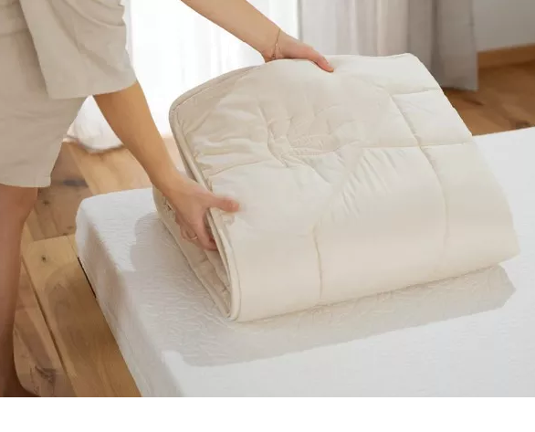 JONA SLEEP Bio Ganzjahres Bettdecke mit hohem Wärmespeichervermögen und für Allergiker geeignet