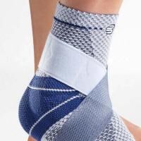 Vorschau: BAUERFEIND MalleoTrain Plus Sprunggelenkbandage für mehr Stabilität und Entlastung im Alltag