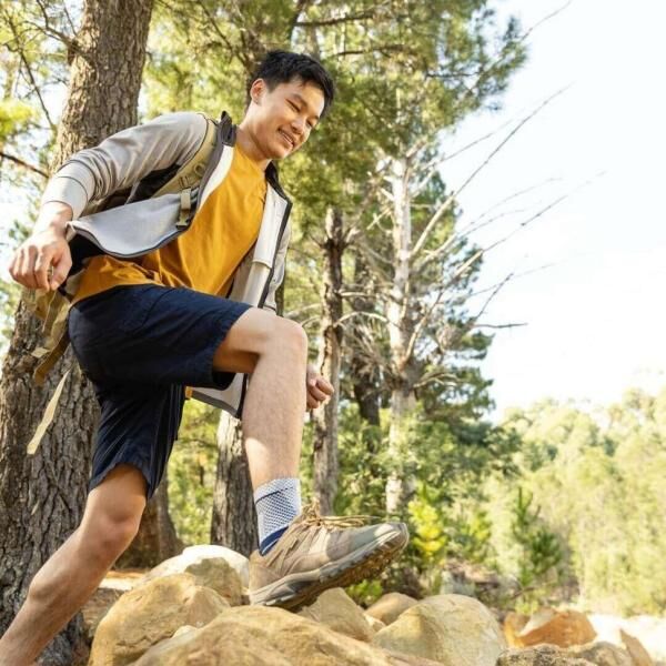 BAUERFEIND MalleoTrain Sprunggelenkbandage entlastet und stabilisiert das Sprunggelenk