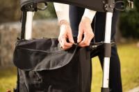 Vorschau: RIDDER Rollator Mio doppelt zusammenfaltbar mit Ankipphilfe, Sitz, Rückengurt u. Reflektoren