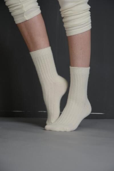 Moser Socken glatt mit Anti-Rutsch-Noppen mit 40 % Angora-Wolle