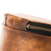 Vorschau: ARTZT Vintage Series Massage- und Faszienrolle aus echtem Rindsleder Inkl. Original BLACKROLL Stand